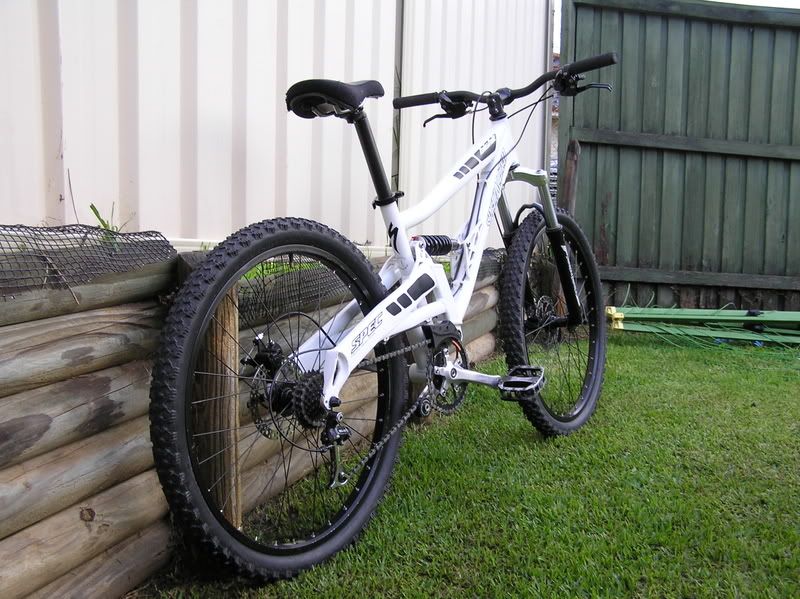 2004 SPECIALIZED BIG HIT SPEC Mountain Bike
