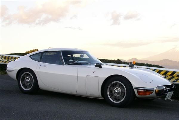 http://i4.photobucket.com/albums/y128/pokey6733/5%20-%20Other%20Stuff/Random%20Car%20Pics/67toyota2000gt.jpg