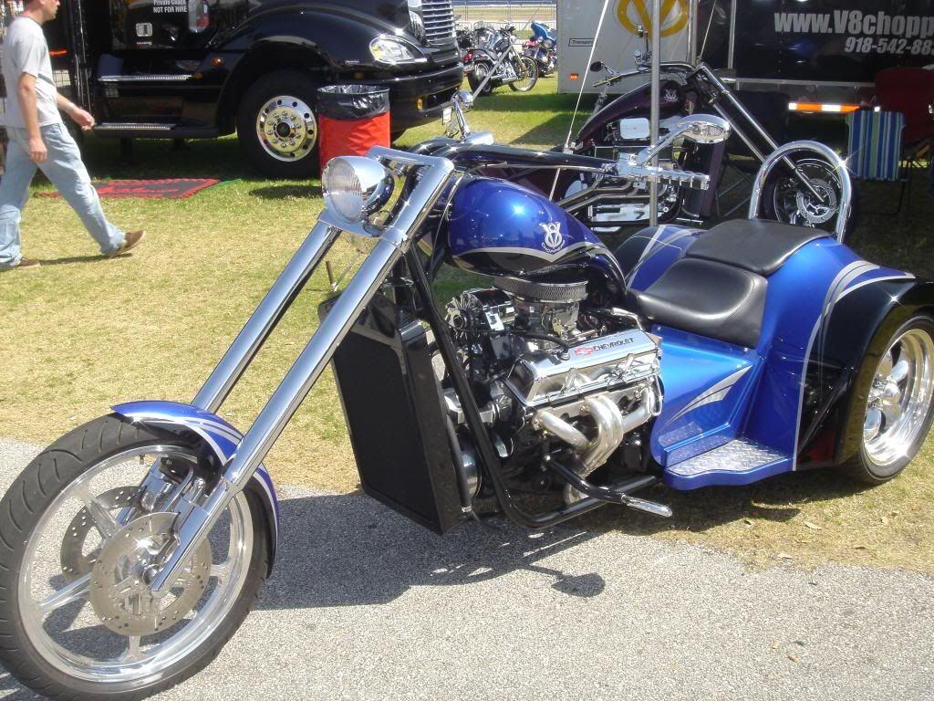 v8 chopper trike