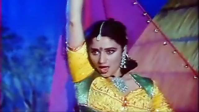 Madhuri Dixit's Sensuous, Hot song from 'Sangeet'...