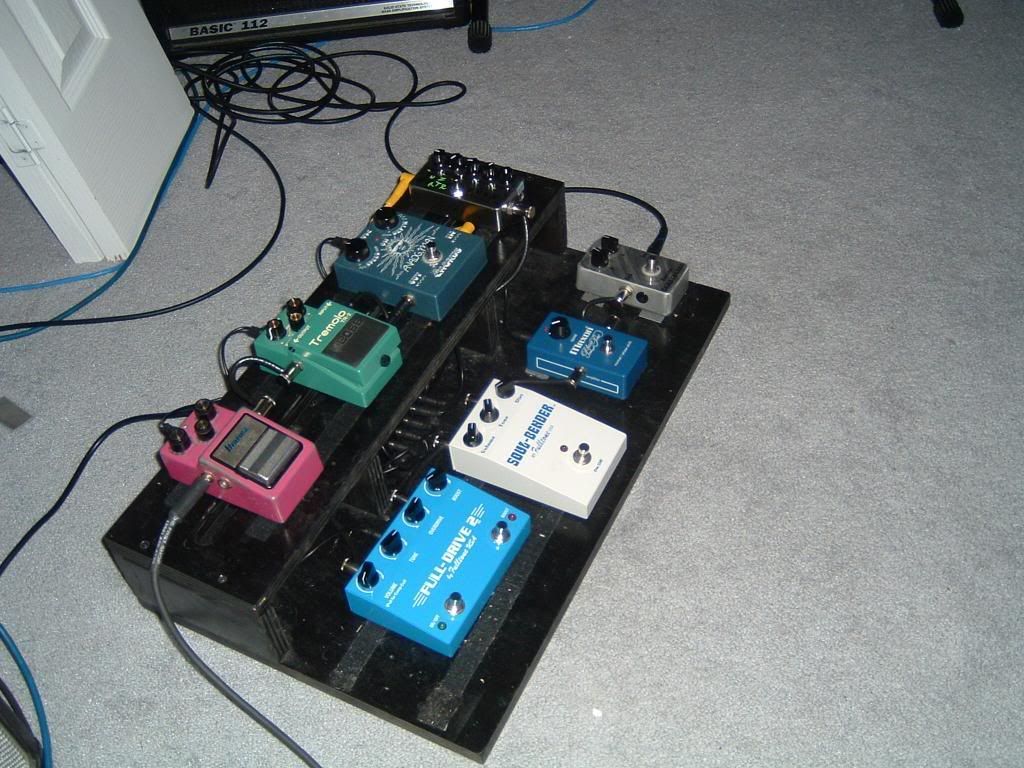 pedalboards.... flat or two tier? Effects and Processors