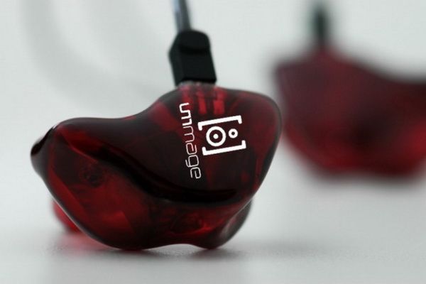 Tai nghe Custom. Hàng cao cấp dành cho Pro-Audiophiles và giới Nghệ Sĩ Âm Nhạc