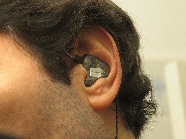 Tai nghe Custom. Hàng cao cấp dành cho Pro-Audiophiles và giới Nghệ Sĩ Âm Nhạc - 1