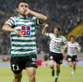 Rodrigo Tello festeja o único golo da partida