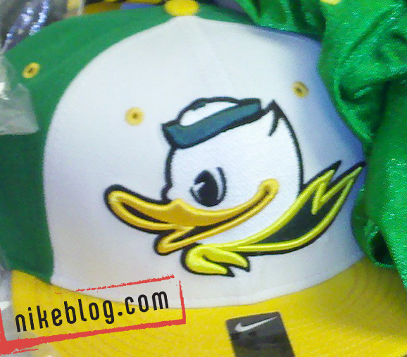 Oregon-Ducks-Puddles-Snapback-Hat.png