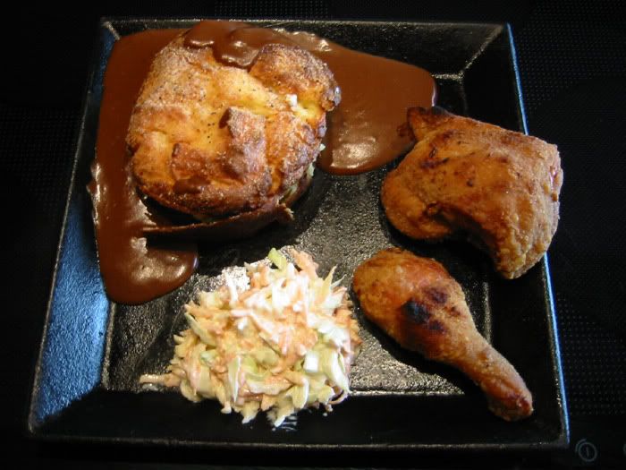 Maori Skaldet stof indbagt kylling med bagt kartoffelmos, samt coleslaw - www.grillguru.dk