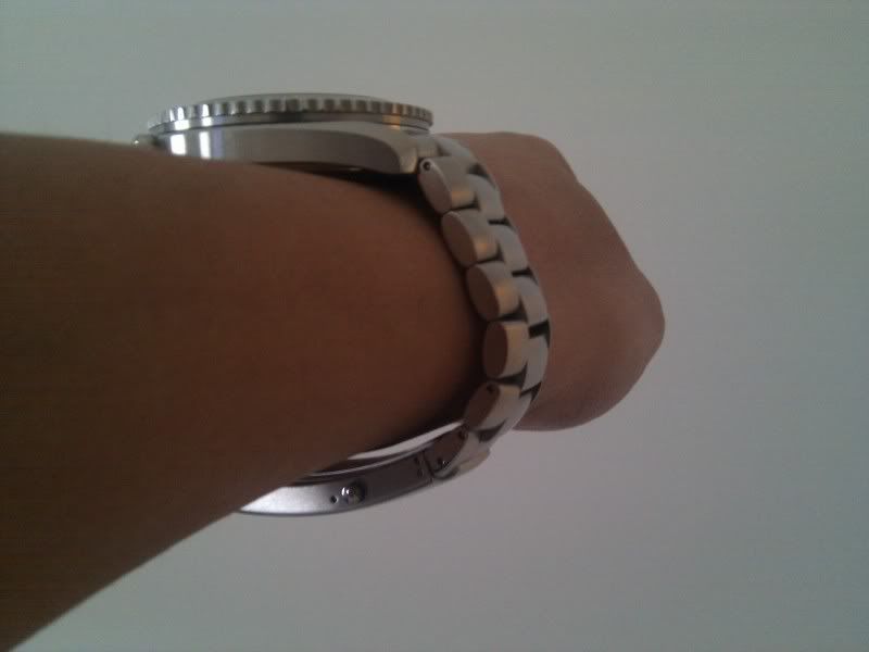 How Tight or Loose do you wear your Bracelet?