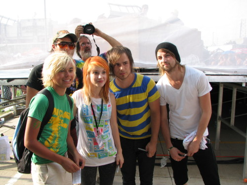 paramore216w-1.png