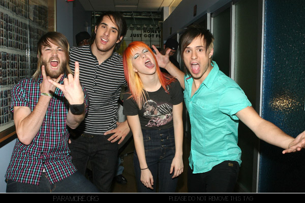 paramore260d.png