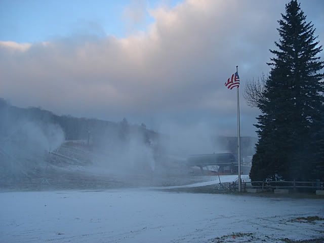 1164029591basesnowmaking.jpg