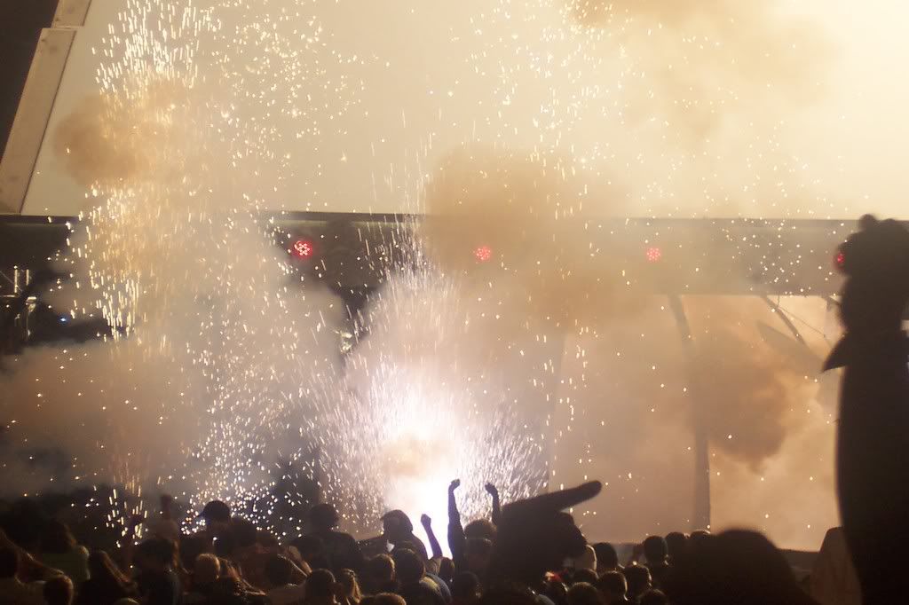 Raw7-2-07019.jpg part of batista\'s pyro image by HeroRandom