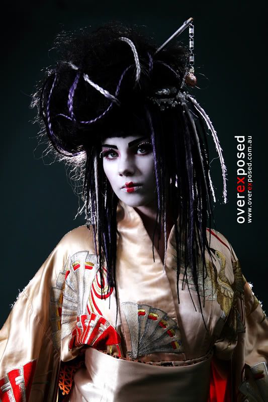 Asian hair style:  Geisha