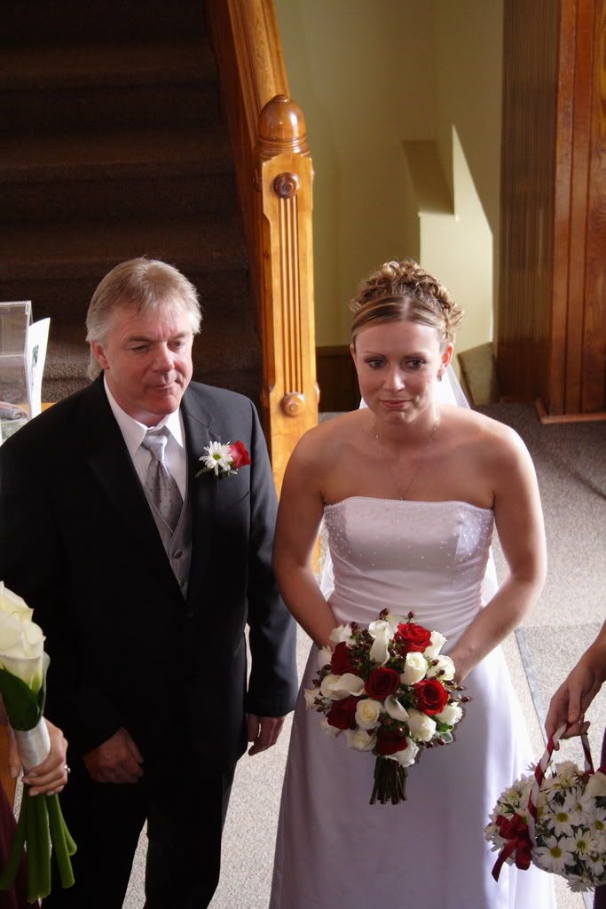 IMAGE: http://i4.photobucket.com/albums/y147/special_blend_05/mels%20wedding/IMG_47491.jpg