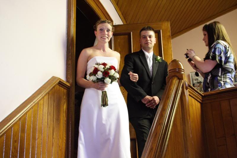 IMAGE: http://i4.photobucket.com/albums/y147/special_blend_05/mels%20wedding/IMG_48481.jpg