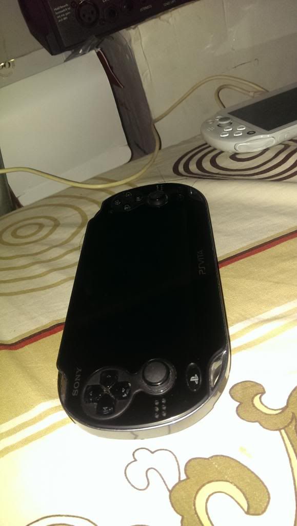 PS VITA PCH-1101 US 3g+WiFi
