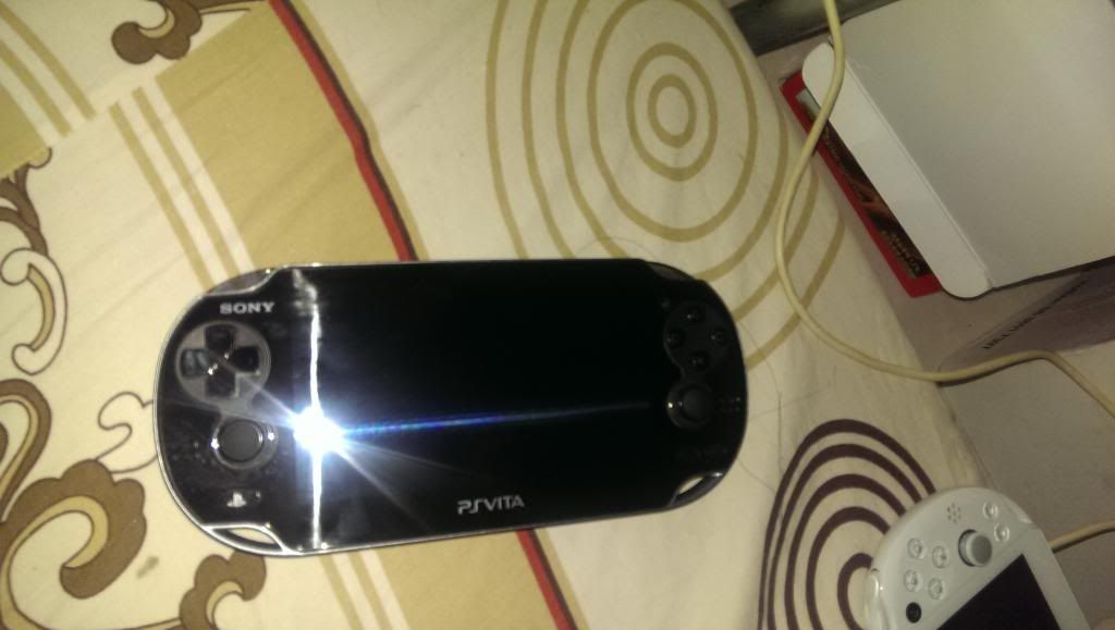 PS VITA PCH-1101 US 3g+WiFi - 1