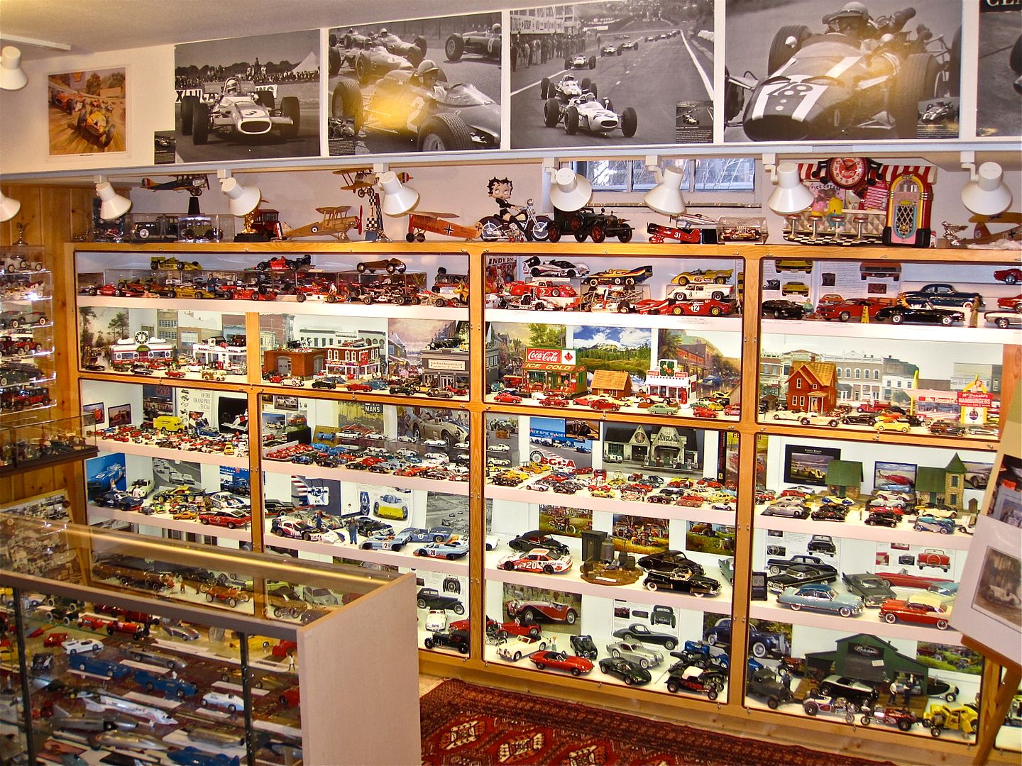Diecast Car Forums Hi William The Display Case Is Built Into