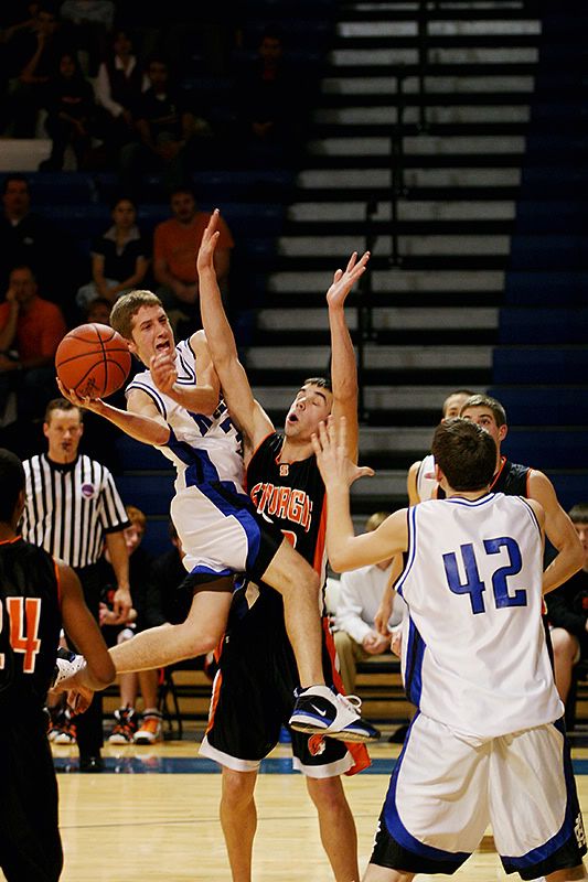 IMAGE: http://i4.photobucket.com/albums/y150/LX200/Sports/IMG_6470.jpg