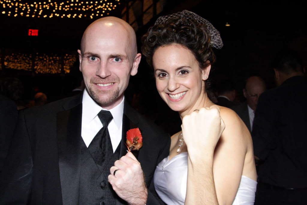 IMAGE: http://i4.photobucket.com/albums/y150/sumozebra/wedding/Wedding359.jpg