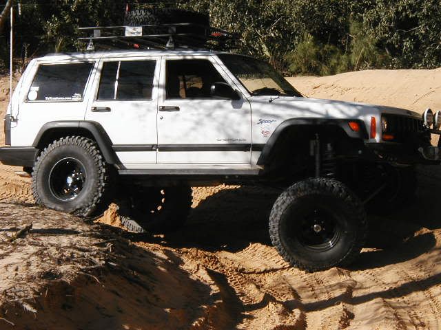 TJ flares on a XJ - AUSJEEPOFFROAD.COM Jeep News Australia and New Zealand