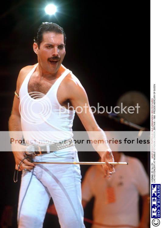 http://i4.photobucket.com/albums/y109/magicdancer/Other%20Celebrities/LiveAid_10Freddy.jpg