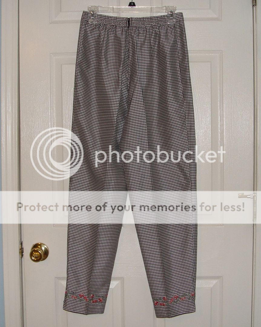 BLACK & WHITE CHECK GINGHAM CROP CAPRI PANTS SZ 8 K 22  