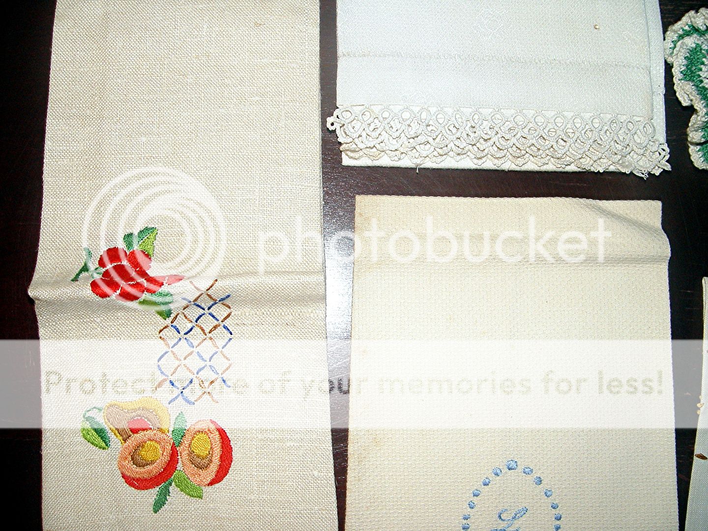 BOX OF ESTATE SALE VTG FAMILY LINENS PLACEMATS DOILIES  